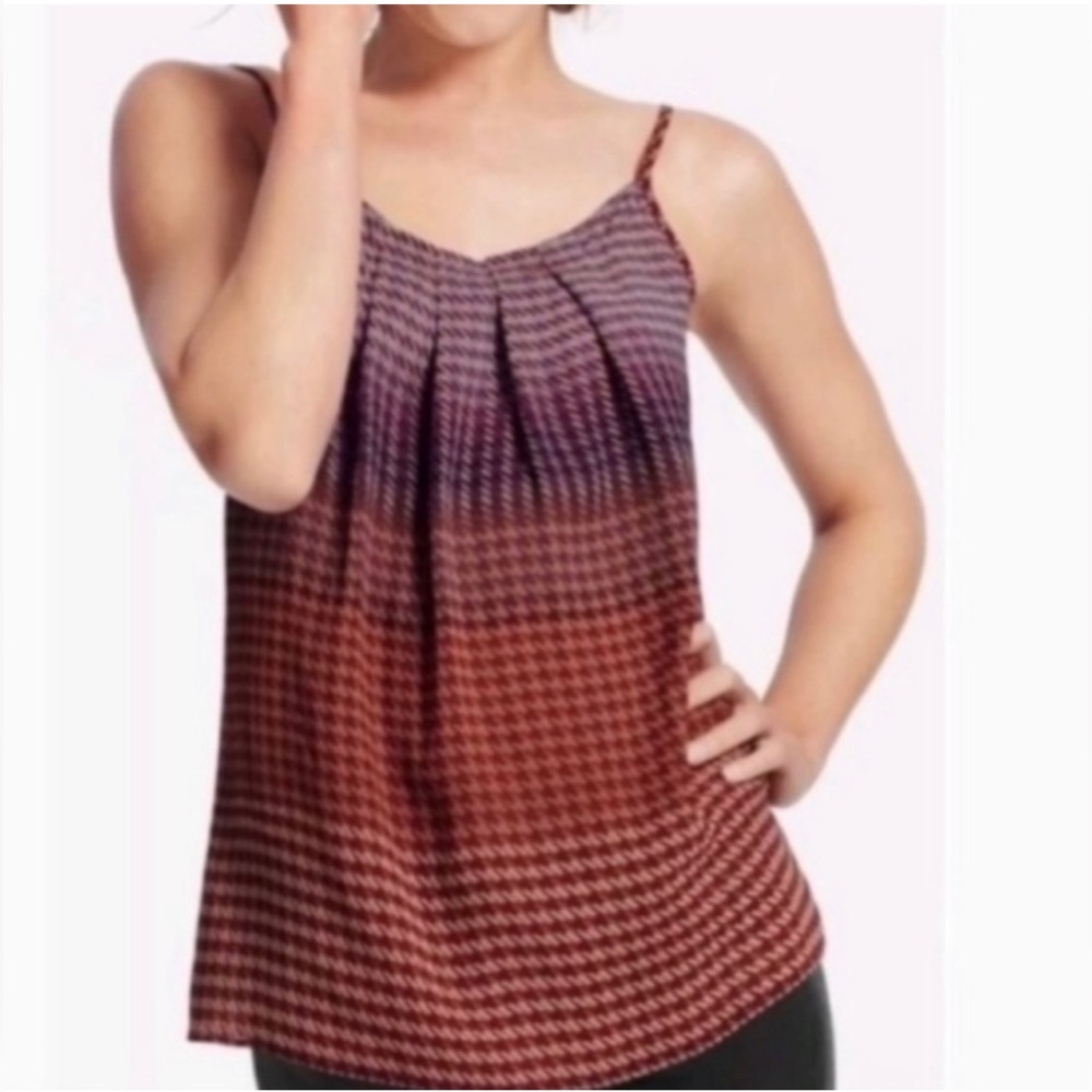 Like new Cabi #555 Houndstooth Pleated Cami
Top size small